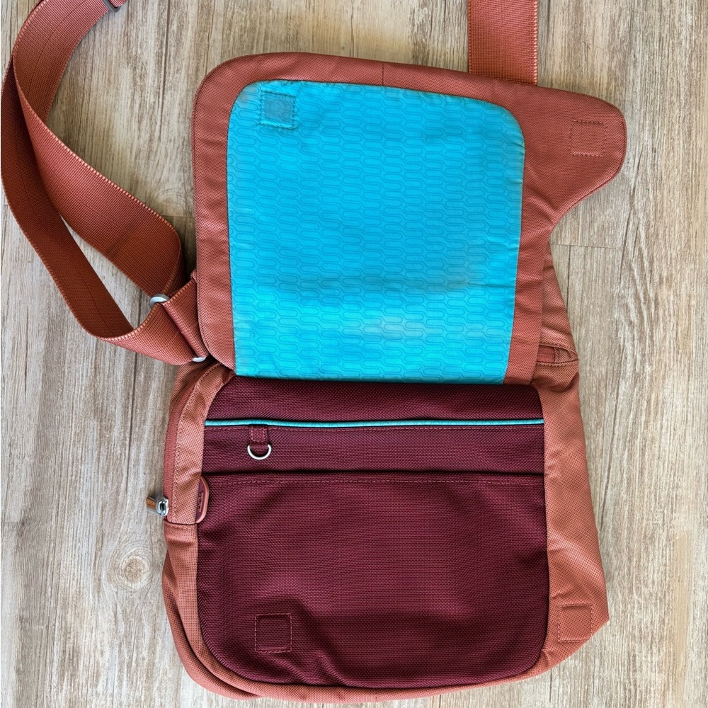 TUMI TECH Crossbody Bag Burnt Orange Unisex Read Description - Picture 6 of 8